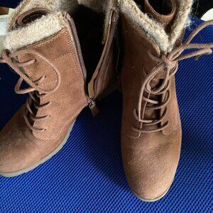 Mossimo boots size 8